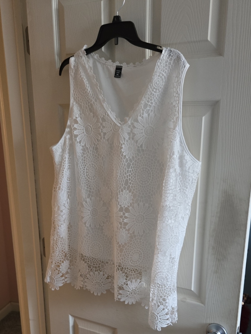 SHEIN White Crochet Floral V-Neck Sleeveless Camisole
